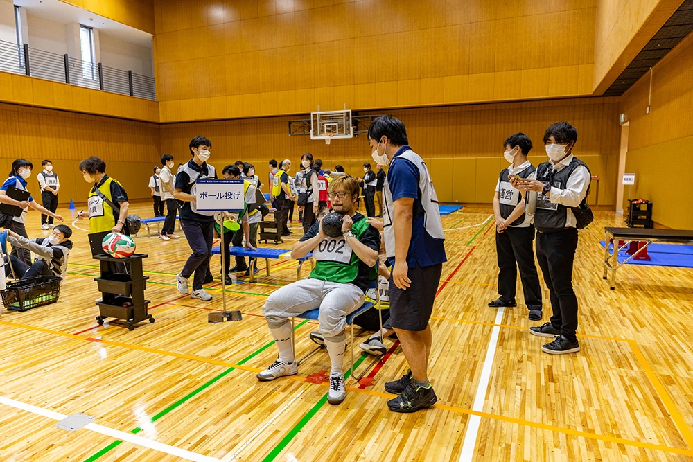 ボール投げ計測中の写真