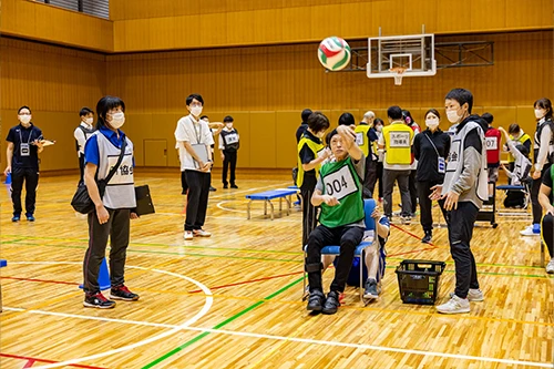 ボール投げ測定の写真